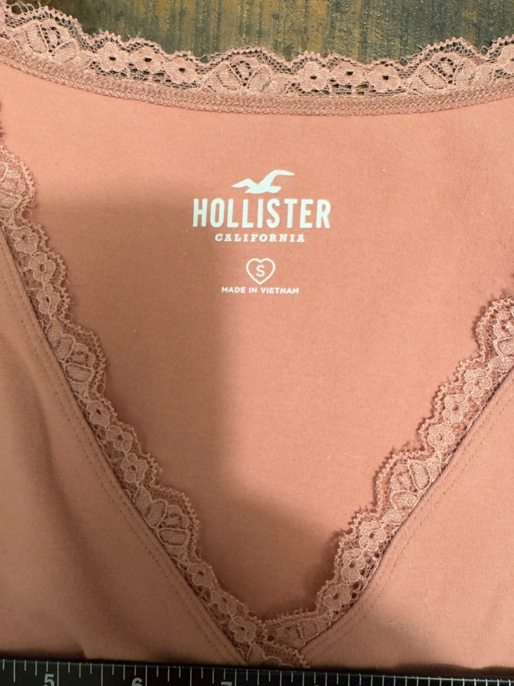 Hollister Women's Long-Sleeve Lace Trim Wrap Top - Dusty Rose S - Picture 4 of 4